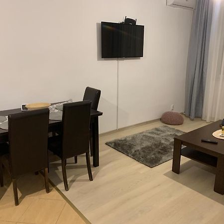 Confort Apartment Mediaş Екстериор снимка