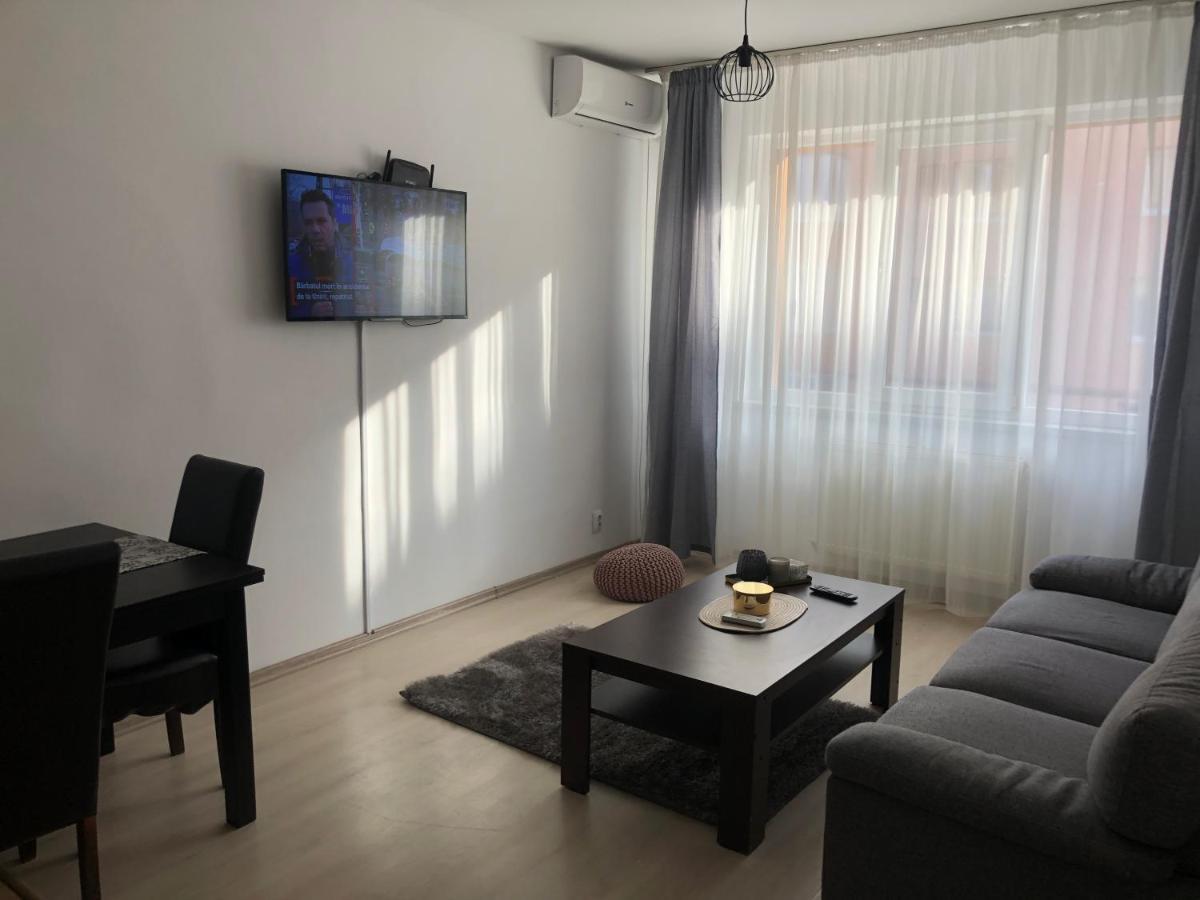 Confort Apartment Mediaş Екстериор снимка
