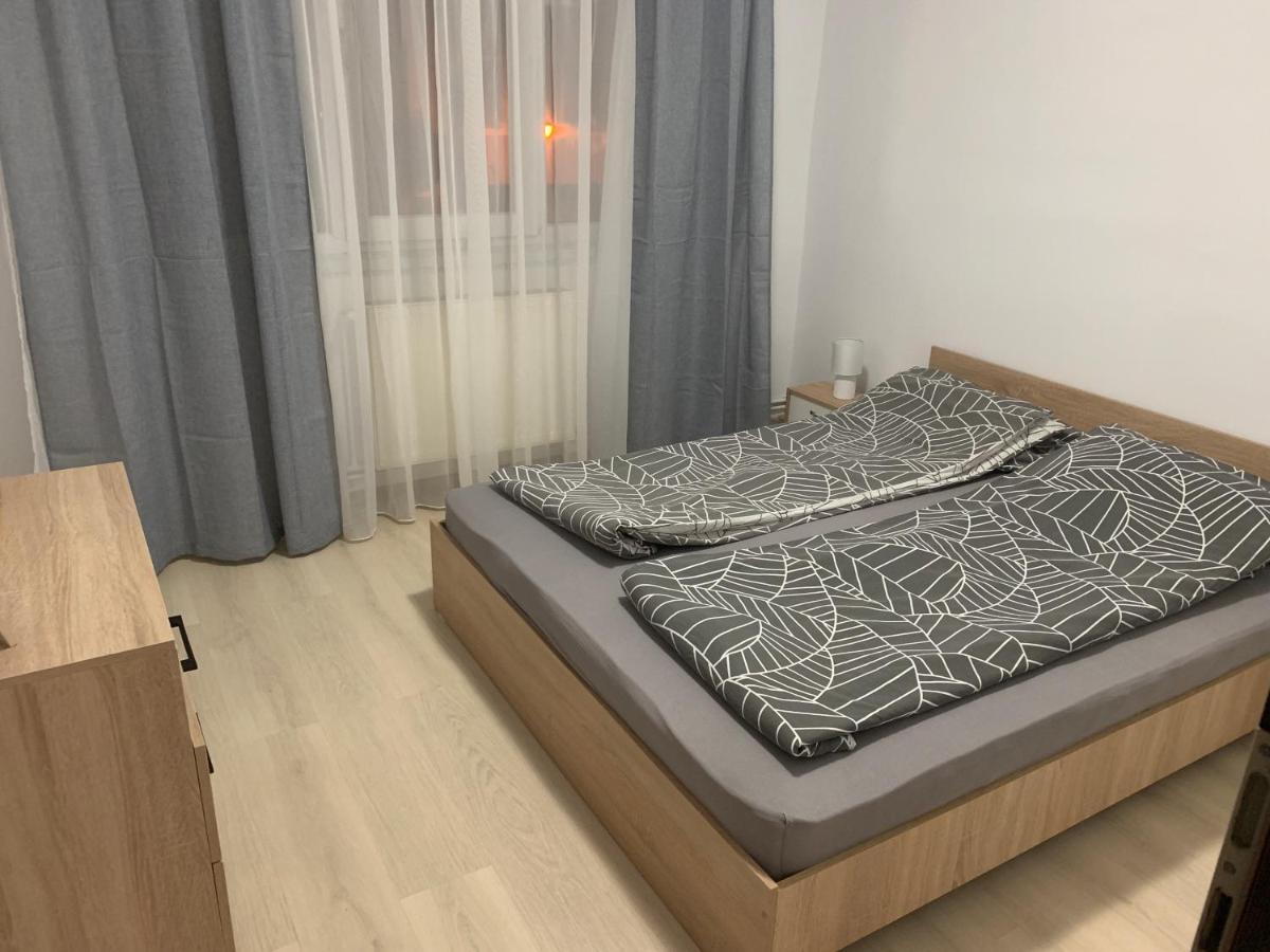 Confort Apartment Mediaş Екстериор снимка